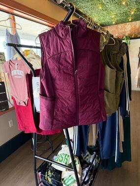 Avia Women's Burgundy Puffer Vest A089